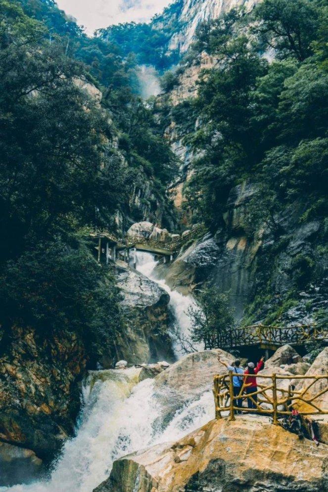 小球进黑洞